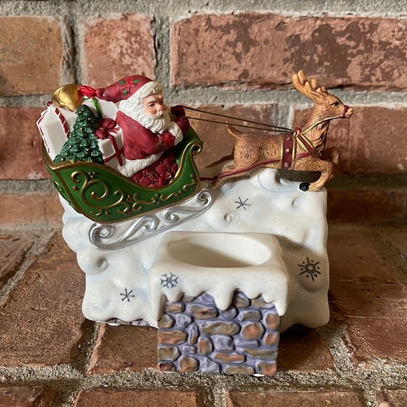 PartyLite Up On The Rooftop Santa Reindeer Tealight Holder - Picture 1 of 7